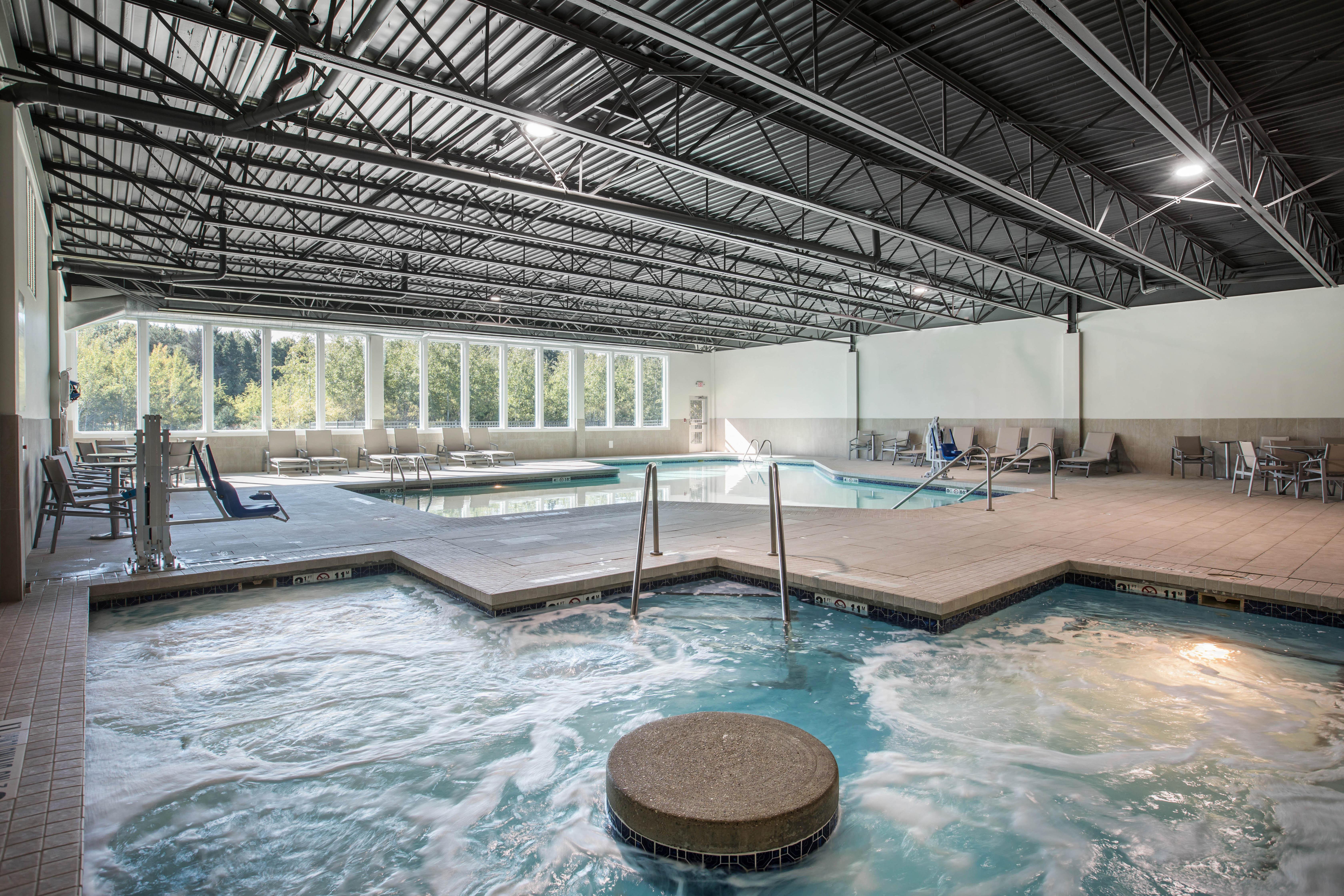 Holiday Inn Express & Suites Ludington By Ihg Exterior foto