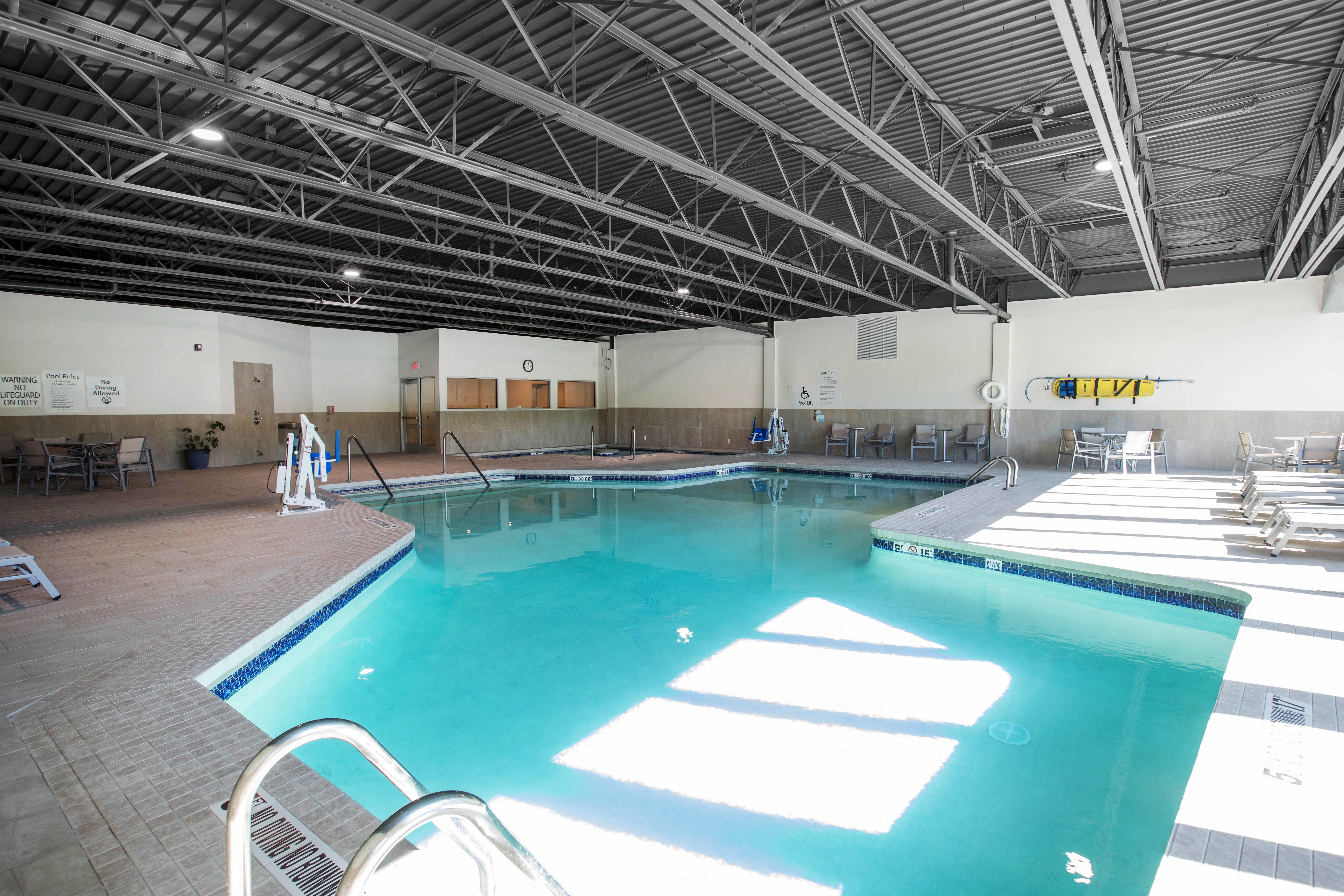 Holiday Inn Express & Suites Ludington By Ihg Exterior foto