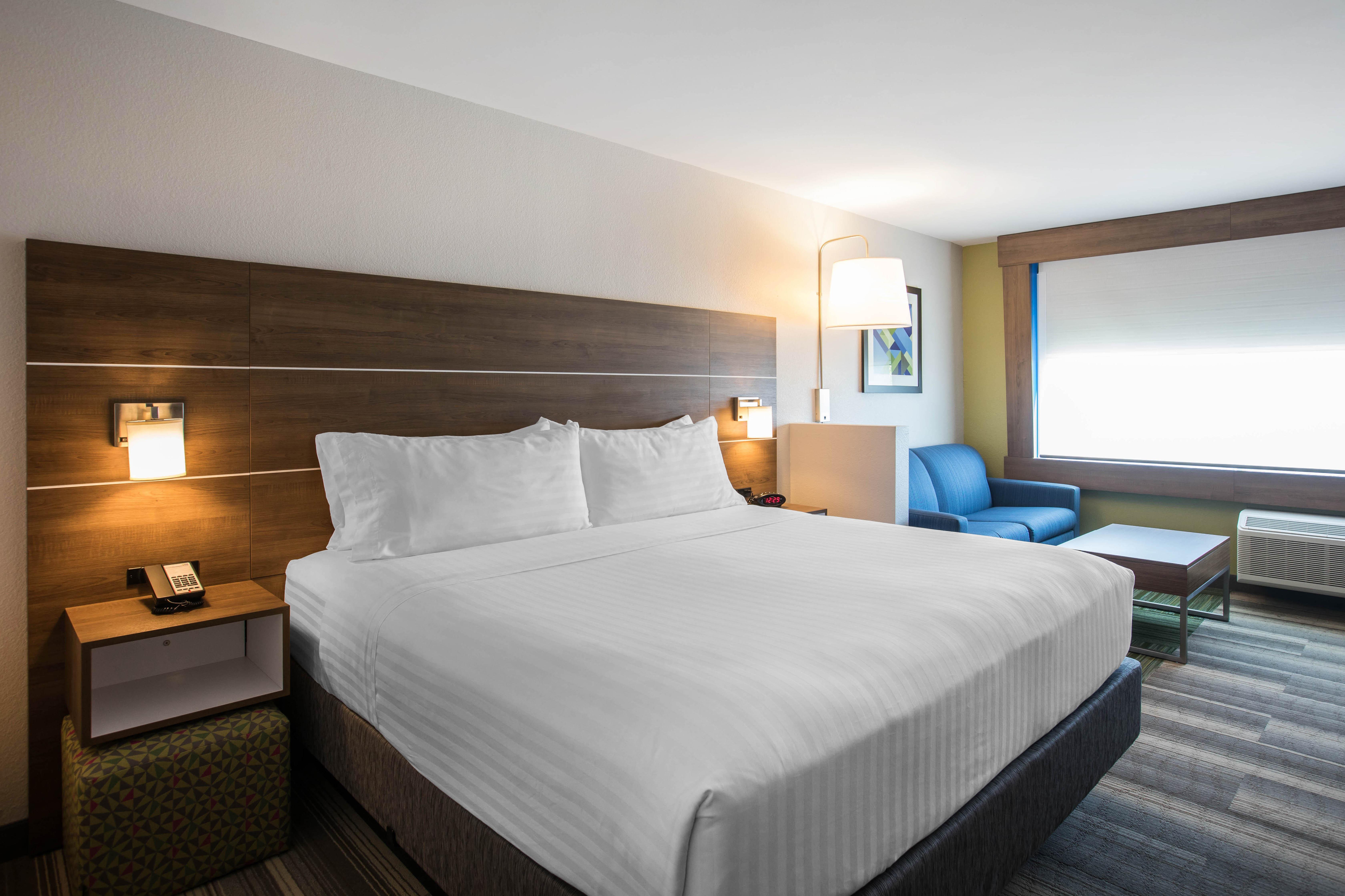 Holiday Inn Express & Suites Ludington By Ihg Exterior foto
